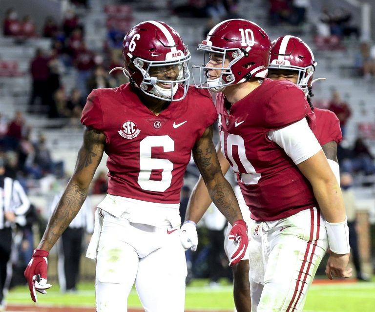 Heisman finalists: Tide teammates plus Lawrence and Trask