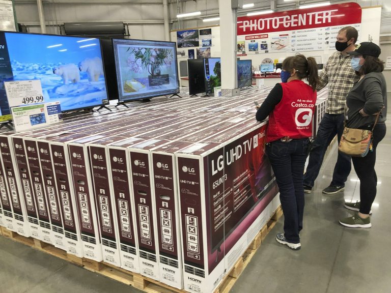 US consumer confidence tumbles in crucial holiday season