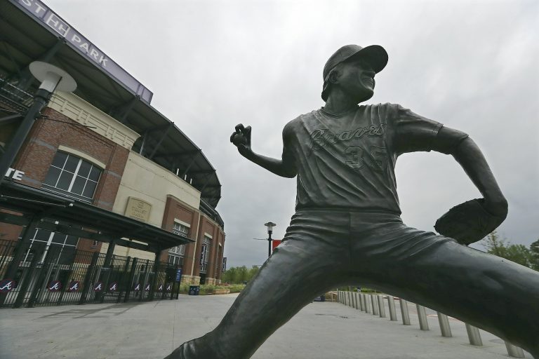 Baseball Hall of Famer, knuckleballer Phil Niekro dies at 81