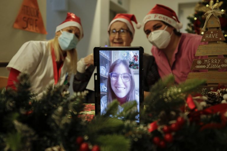 Santa’s ‘grandchildren’ spread joy in Italian nursing homes
