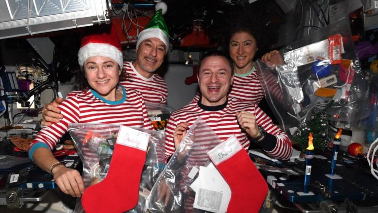 This is how astronauts celebrate Christmas and other holidays in space