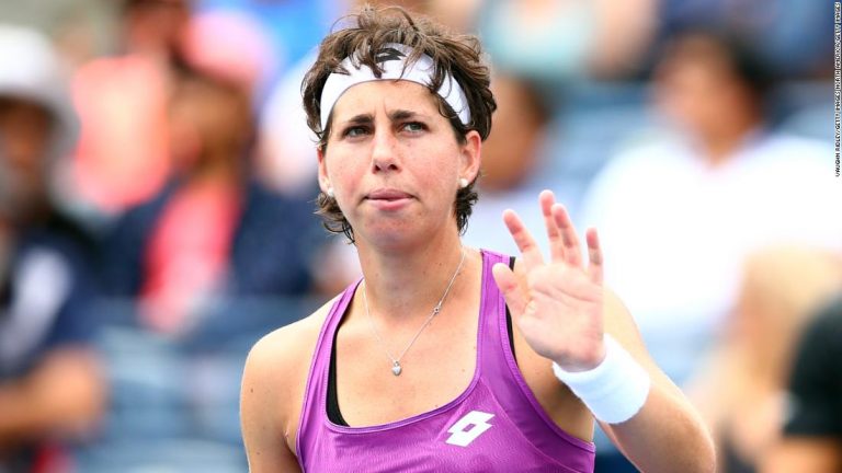 Tennis star Carla Suarez Navarro back hitting on court ...