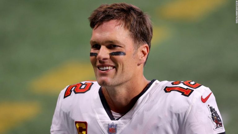 Tom Brady is back in the groove; New England Patriots not so much