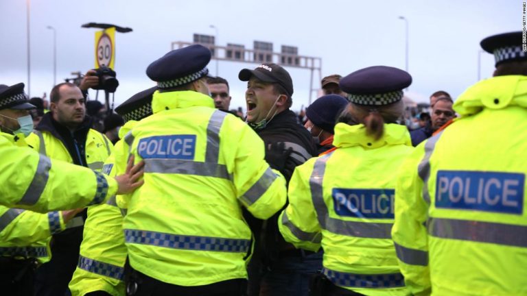 Tense scenes at British port as chaos continues despite lifting of French blockade