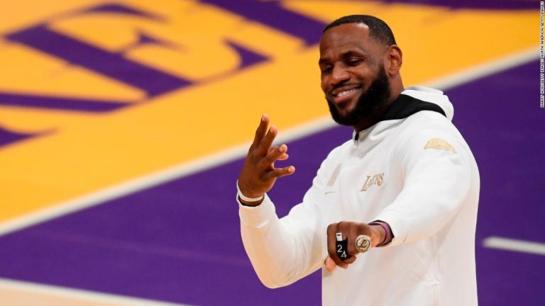 Los Angeles Lakers receive NBA Championship rings — and then lose their season opener