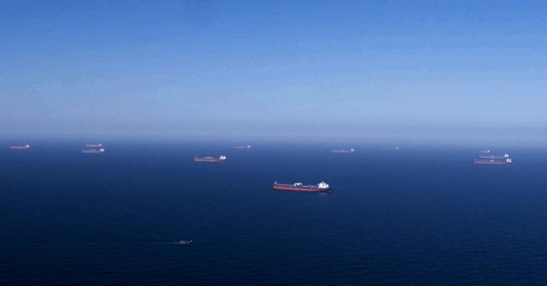 Saudi daily oil exports to US fall to lowest level in 3 decades