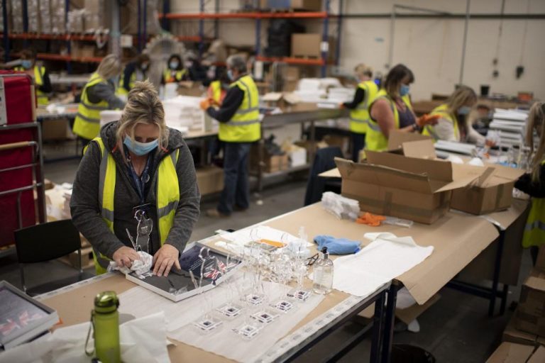 UK businesses shuffle back to growth in December