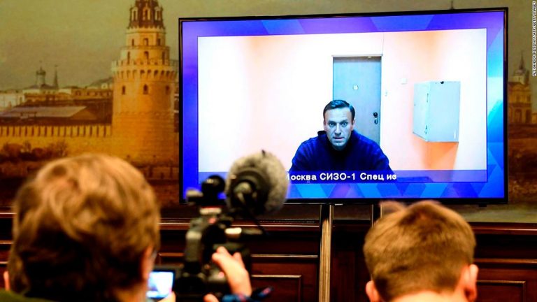 Alexey Navalny to remain in detention ahead of hearing
