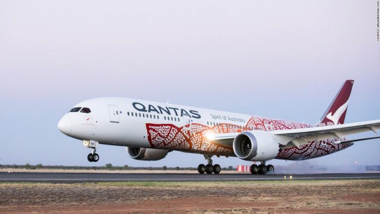 Australia’s Qantas says it will resume international flights in October of 2021