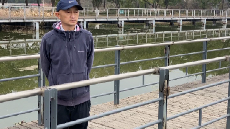 This man is suing officials and hospital that treated his father