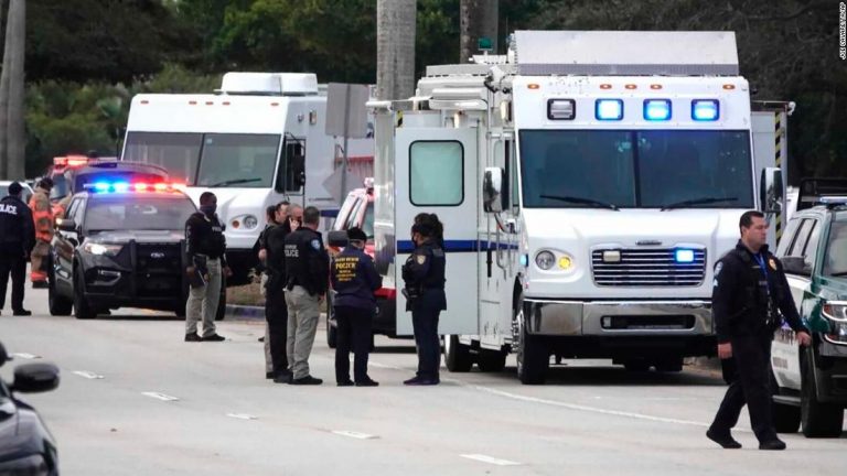 Two FBI agents killed and three injured in Florida shootout