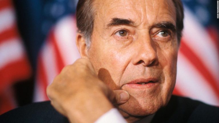Bob Dole announces he has advanced lung cancer