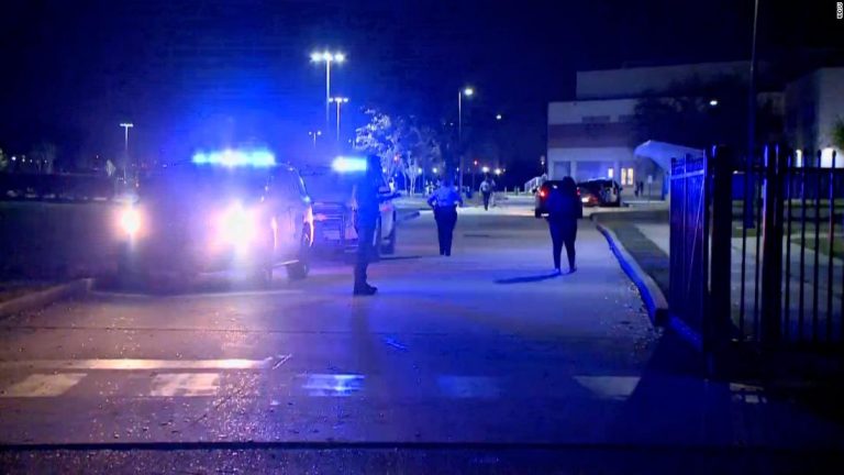 New Orleans officer killed while intervening in an altercation at a high school basketball game