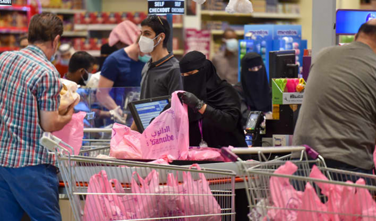 Saudi 2020 consumer spending drops 1.4% to $273bn
