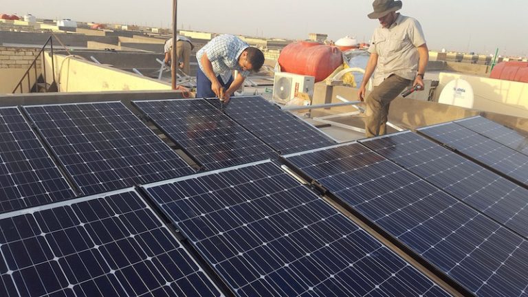 Iraq seeks international investors to build 750 MW solar projects