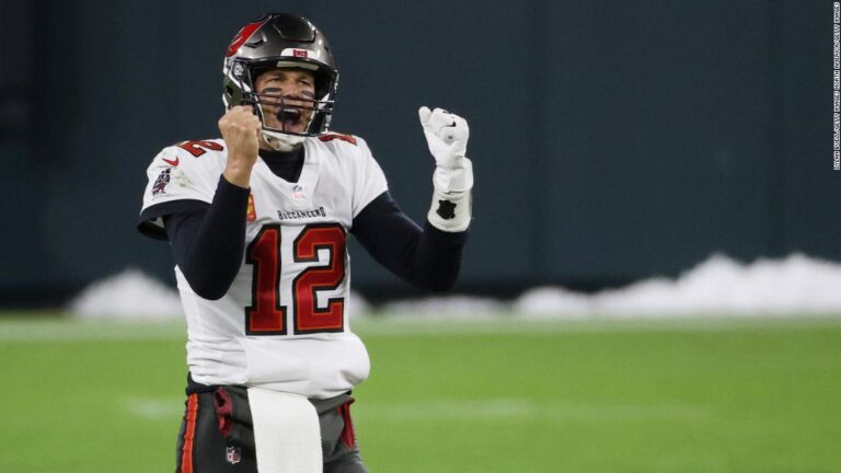 Tom Brady signs new deal with the Tampa Bay Buccaneers