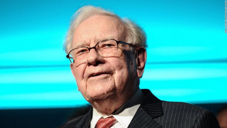 Warren Buffett sees shades of 1980s crisis in today’s bond market