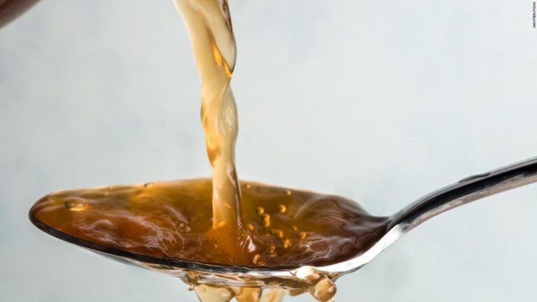 5 benefits of apple cider vinegar (and a few duds), according to experts