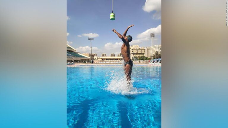 Egyptian swimmer takes the art of leaping out of water to new heights Egyptian swimmer takes the art of leaping out of water to new heights