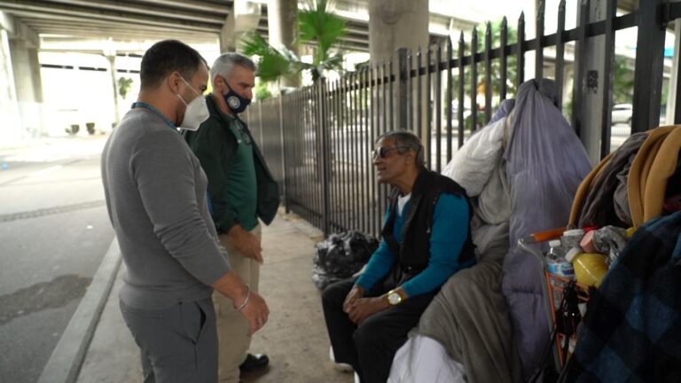 Meet the man bringing psychiatric meds to Miami’s homeless