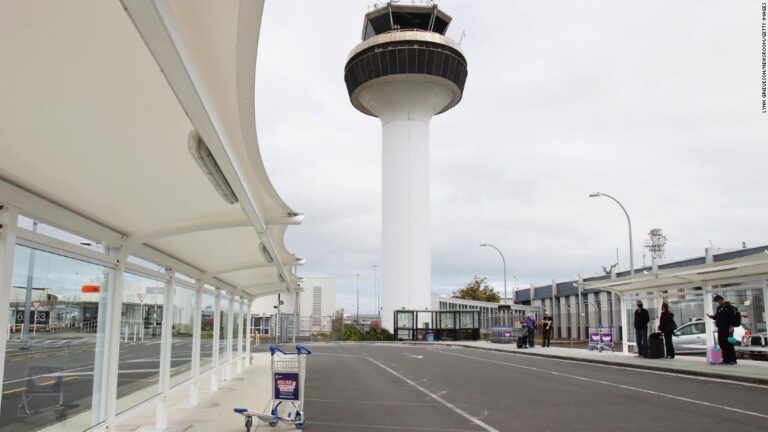 Coronavirus spread on flight, in hotel corridor, New Zealand study finds