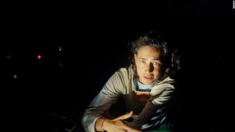 VICE reporter treks dangerous jungle with migrants. Here’s what she saw