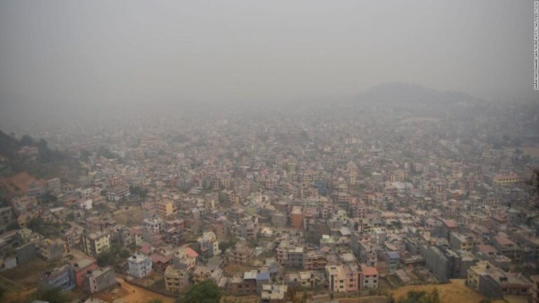 Smog blankets Nepal as hundreds of wildfires rage nationwide