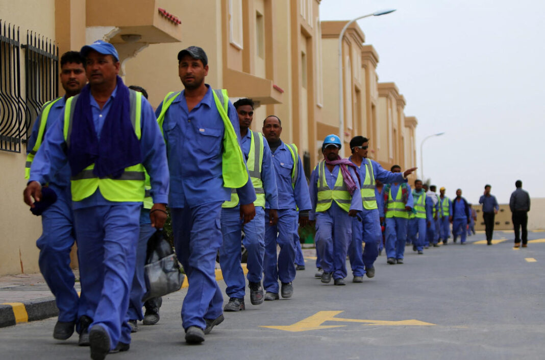 qatar-extends-minimum-wage-to-all-the-economy-club