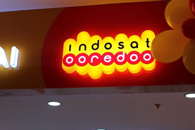 Qatar’s Ooredoo agrees $750m sale of 4,200 towers in Indonesia