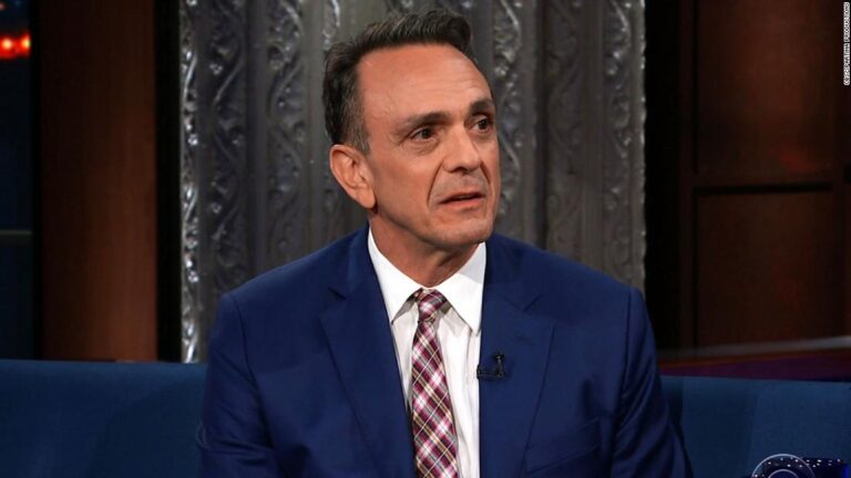 Hank Azaria feels he should apologize for Apu ‘to every single Indian person in this country’