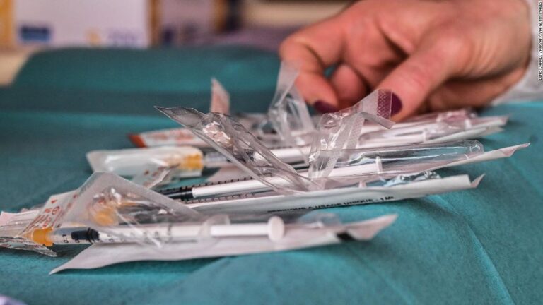 Mexico warns that selling fake Covid-19 vaccines jeopardizes public health