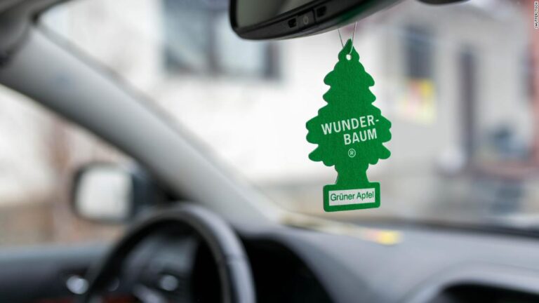 Yes, police can pull you over for hanging air fresheners in your car