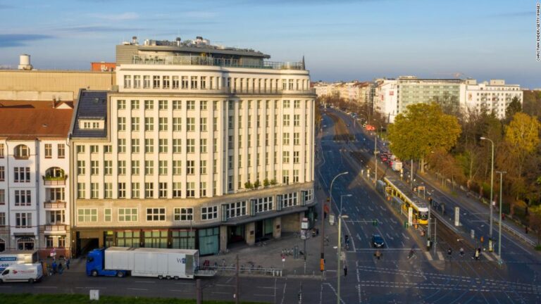 Berlin police investigate private club over alleged party amid lockdown