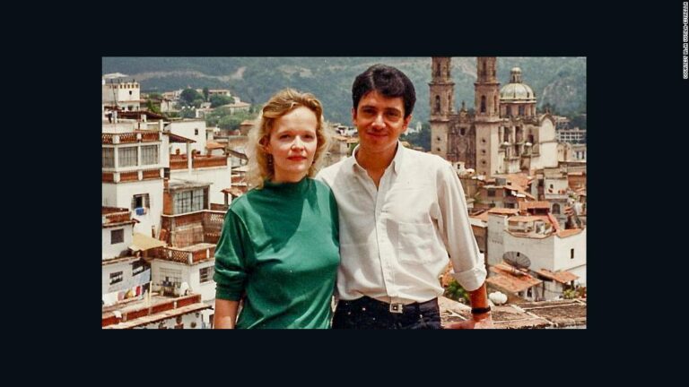 They met at an airport and fell in love