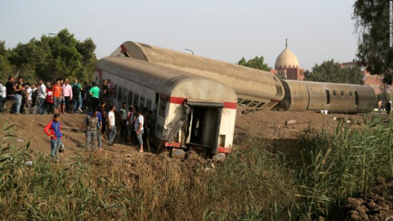 At least 97 injured in Egypt as train derails