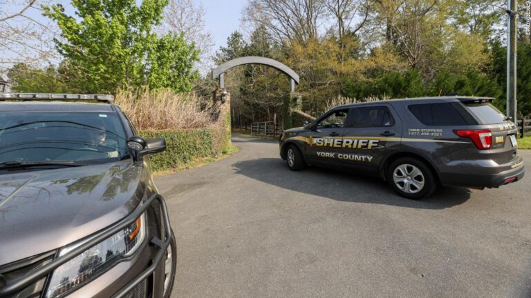 ‘Cryptic writing’ found by police in home of ex-NFL player who killed 6