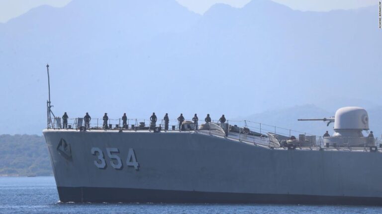 Hope fades for Indonesia’s missing submarine as US assists search