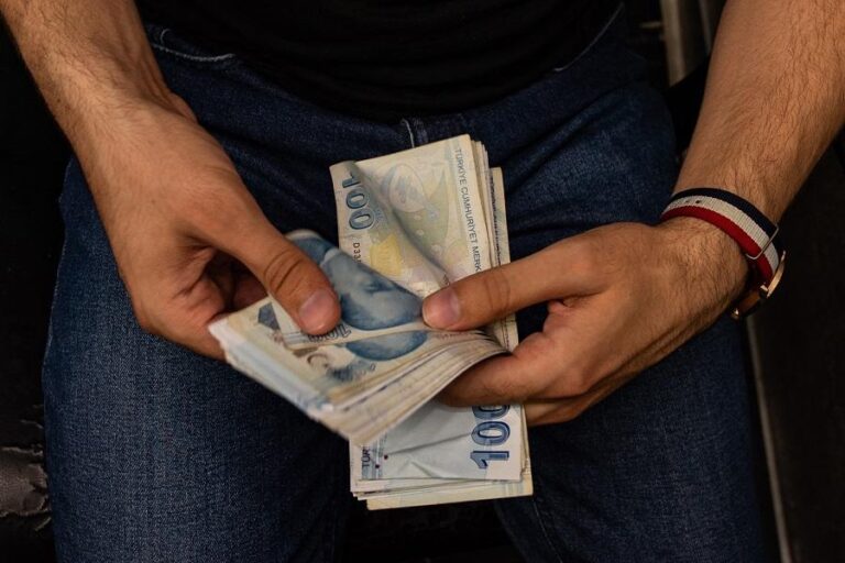 Turkish lira trades flat ahead of central bank rate decision