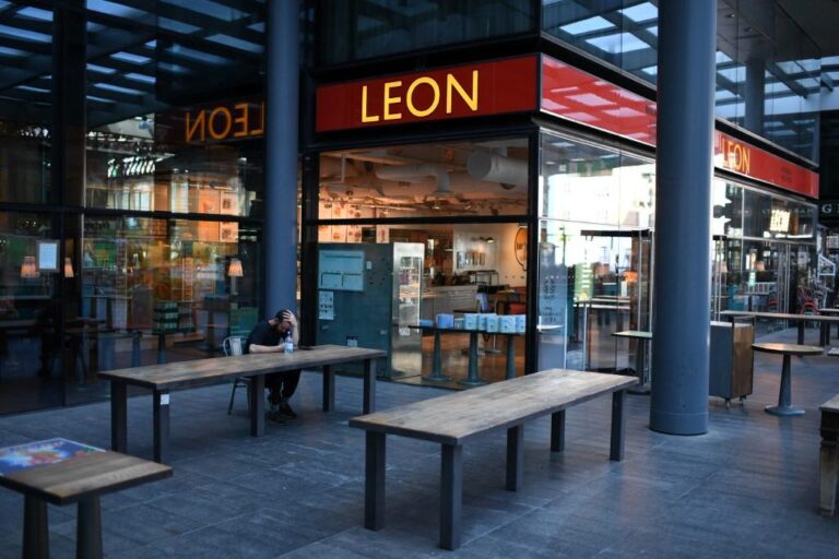 British Muslim billionaire brothers buy healthy fast food chain