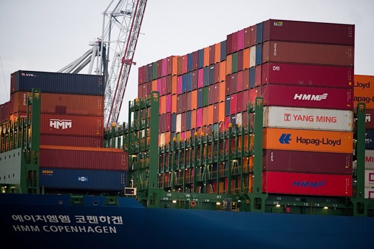 DP World explores quantum computing technology to optimize business
