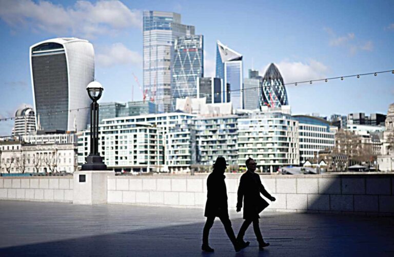 UK sees budget deficit rise to highest rate since 1946