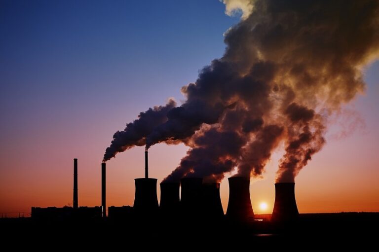 Saudi Arabia joins with other oil and gas giants over emission targets