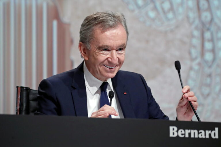 French billionaires said to eye truce in battle for Qatar-backed Lagardere