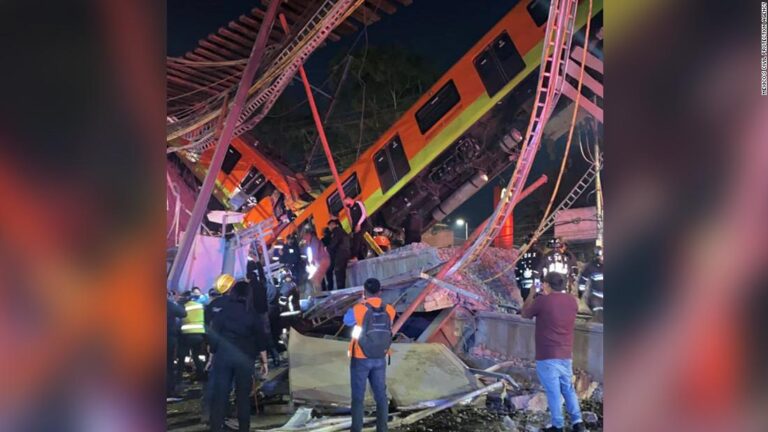 Video shows moment Mexico City metro overpass collapses