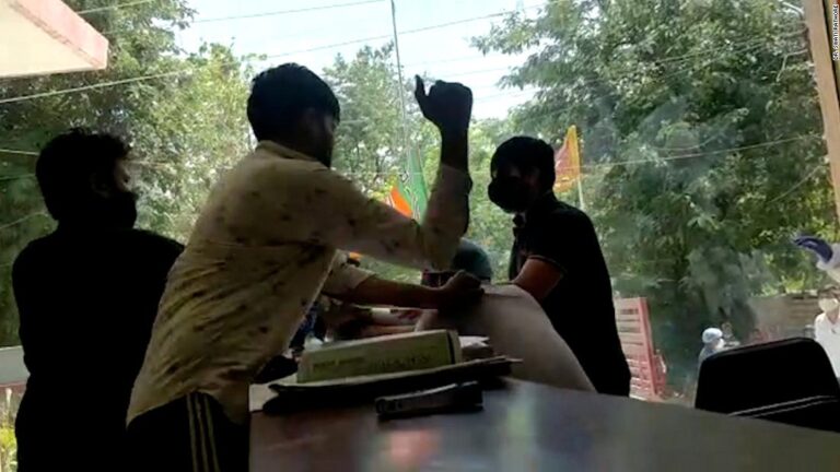 Medical staff in India ordered to run from ICU fearing backlash