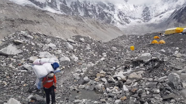 Oxygen crisis unfolds as climbers chase Everest dreams