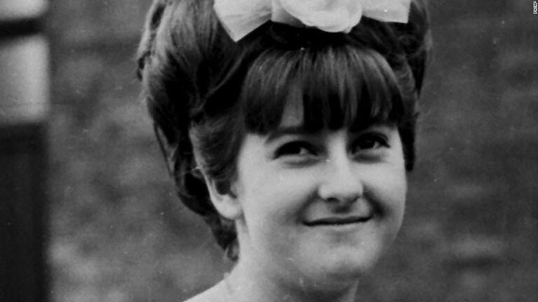 Police search café for possible victim of serial killer