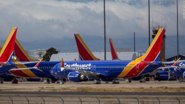 Flight attendant loses two teeth in altercation with passenger