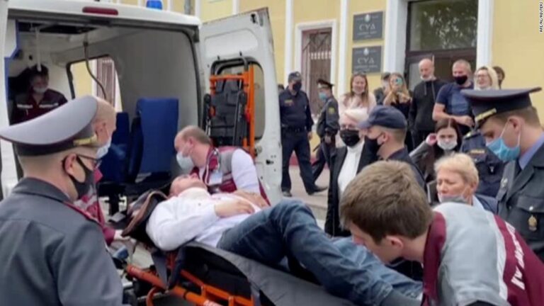 Belarusian activist stabs himself in throat during court hearing