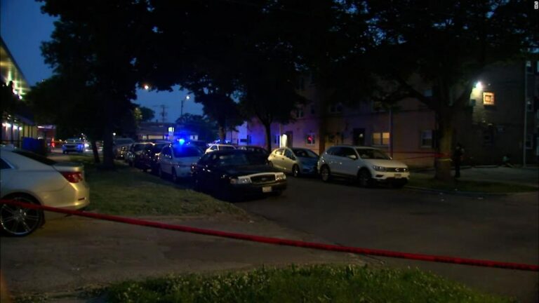 5 killed, 40 injured in Chicago shootings